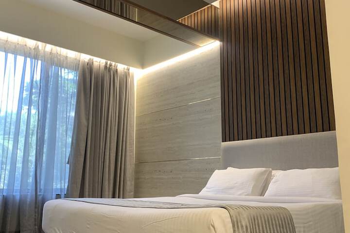 Room 15 of 93