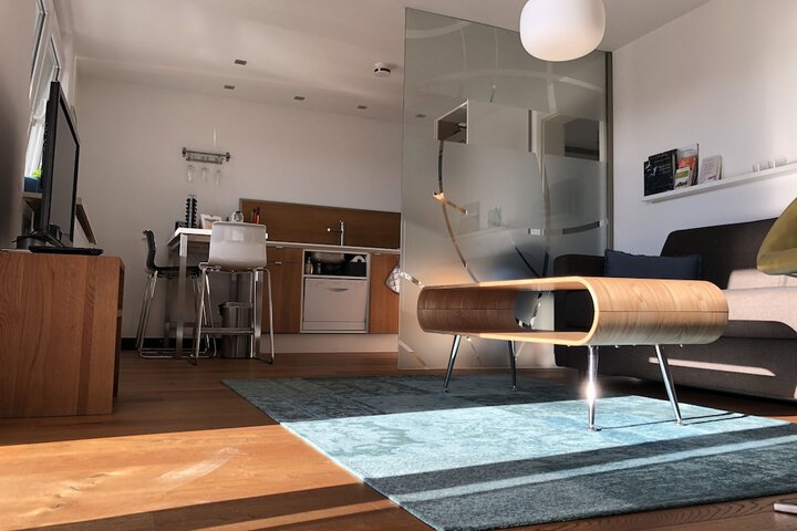 Room 8 of 18