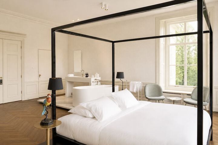 Room 28 of 91