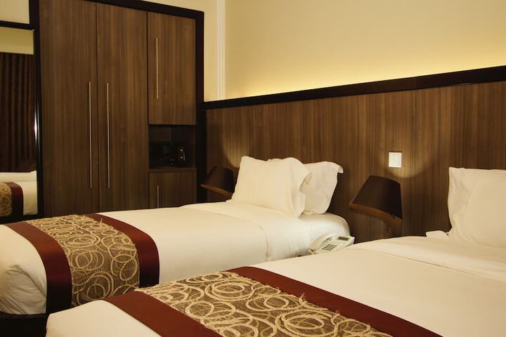 Room 34 of 81
