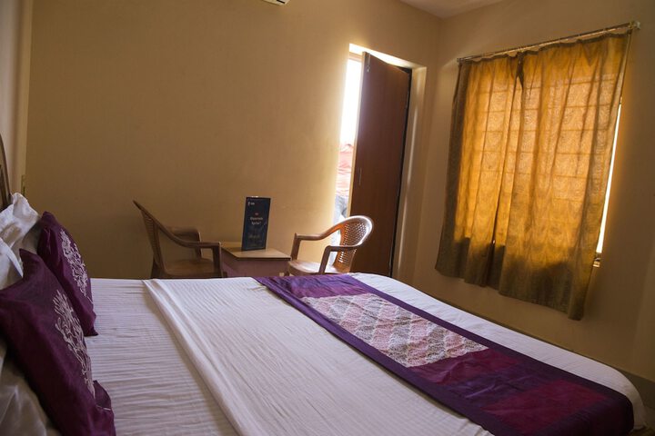 Room 10 of 16