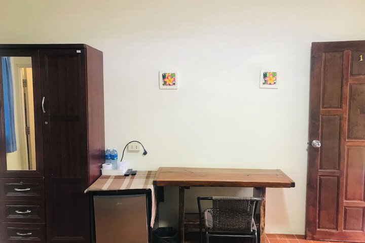 Room 7 of 16