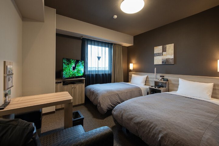 Room 7 of 13