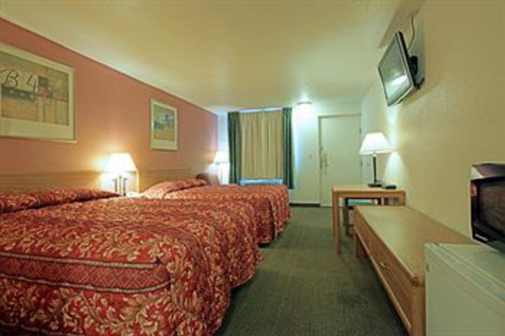 Room 4 of 10