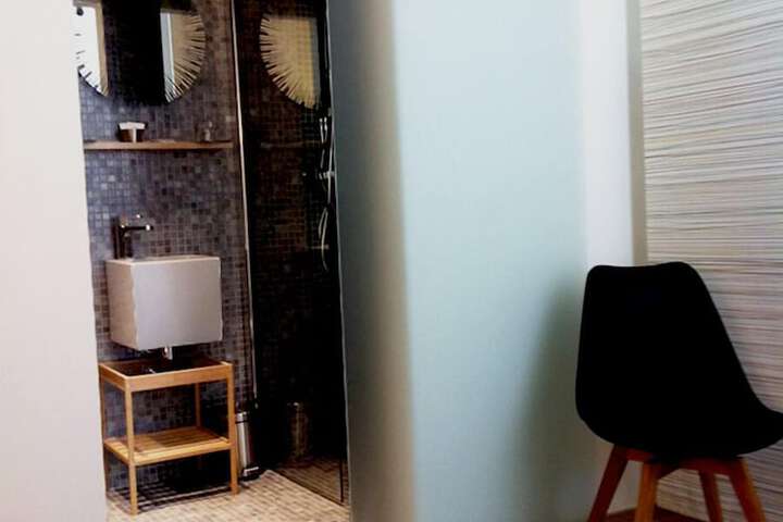 Room 16 of 65