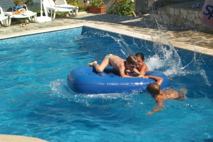 Pool 16 of 23