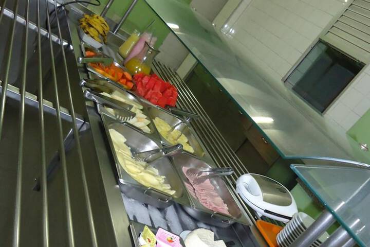 Dining 31 of 43