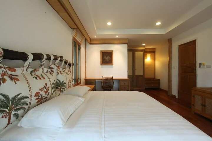 Room 2 of 24