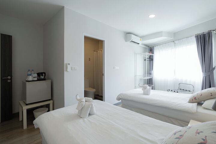Room 104 of 216