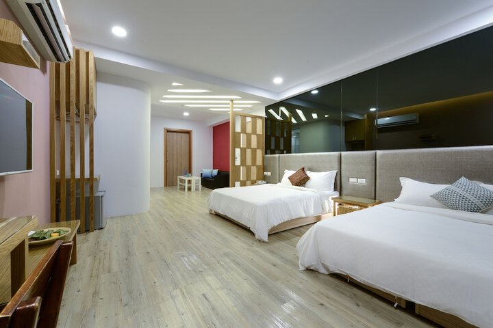 Room 17 of 75