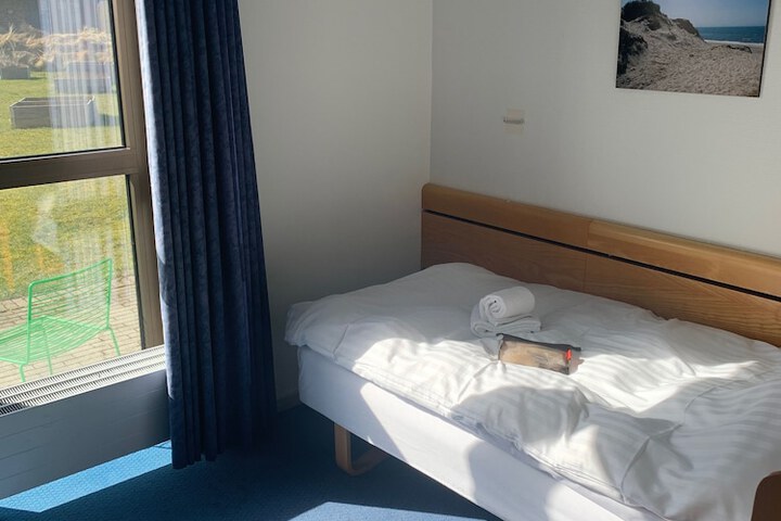 Room 6 of 53