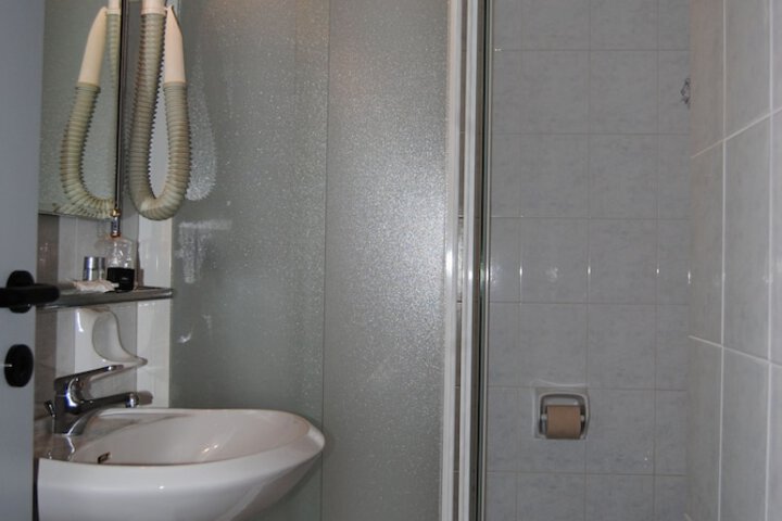 Room 25 of 43