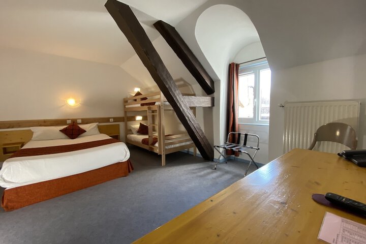 Room 12 of 39