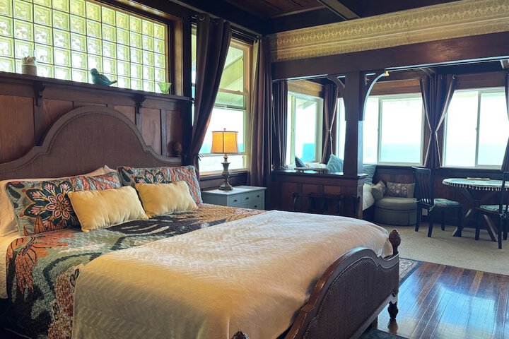 Hilo Bay Oceanfront B & B