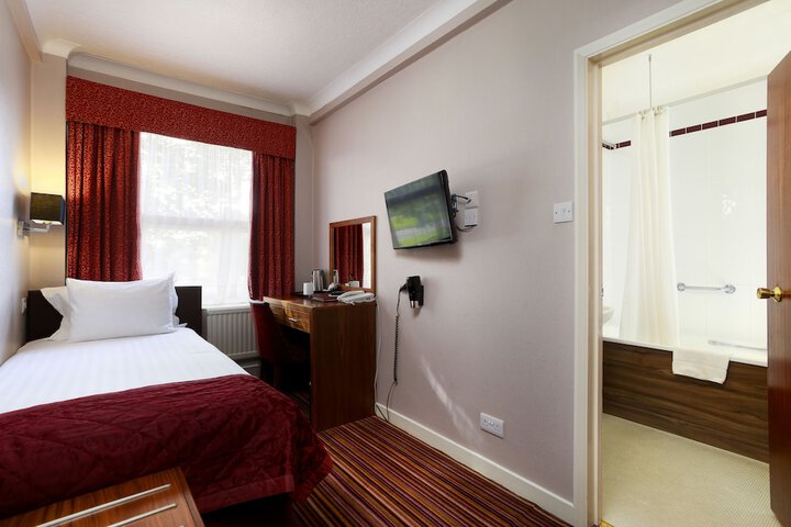 Room 5 of 36
