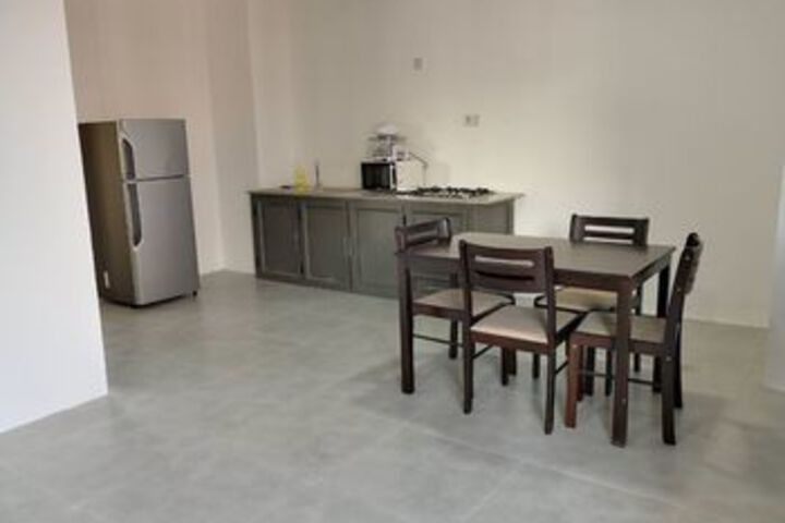 Room 6 of 10