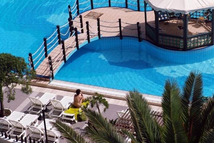 Pool 7 of 21