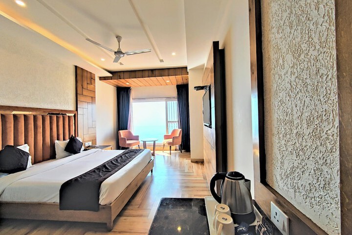 Room 16 of 35