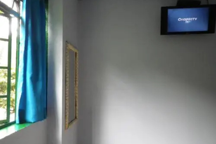Room 4 of 5