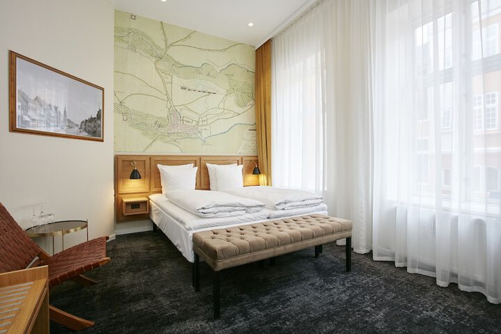 Room 22 of 64
