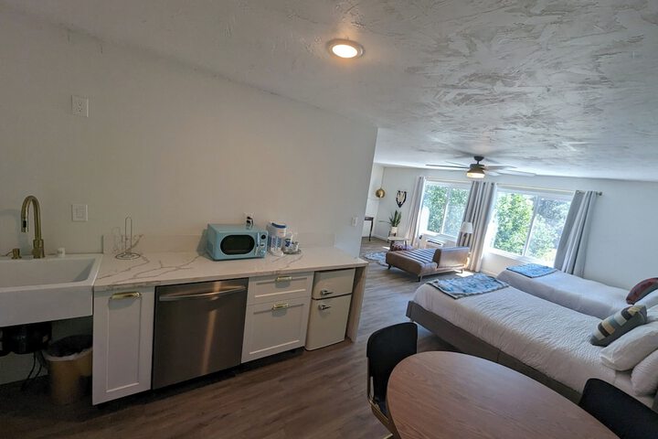 Room 34 of 42