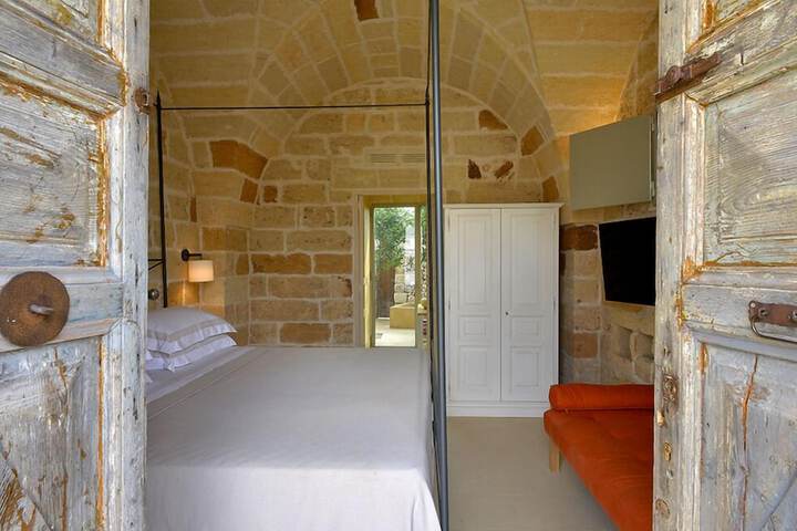 Room 10 of 45