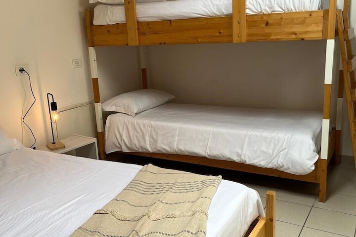 Room 4 of 24
