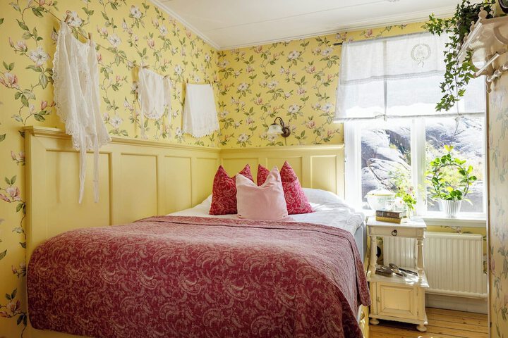 Room 33 of 97