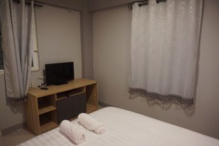 Room 34 of 40