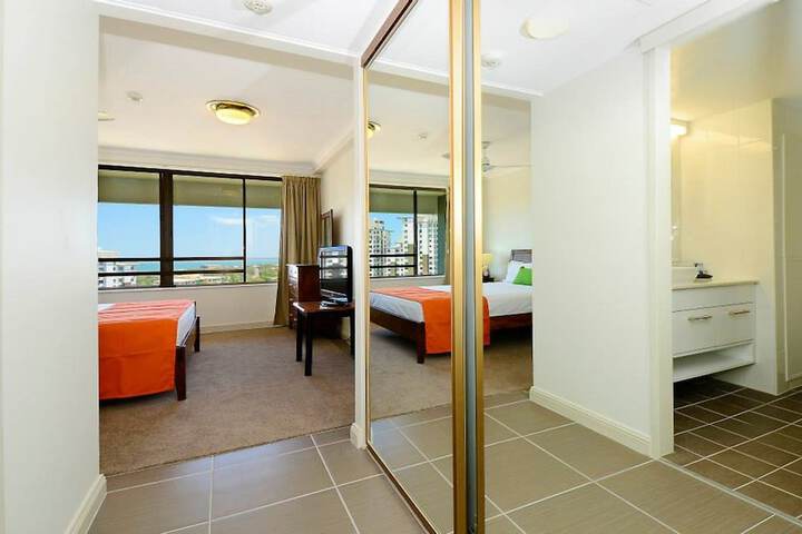 Room 5 of 18
