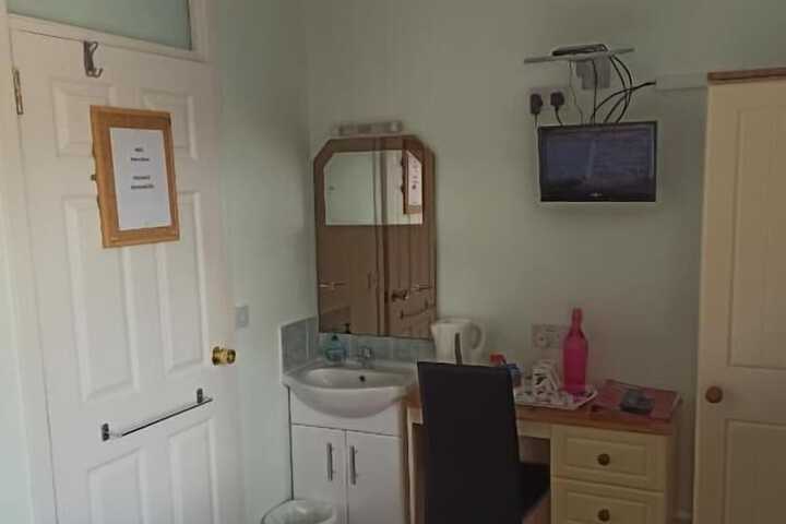 Room 6 of 46