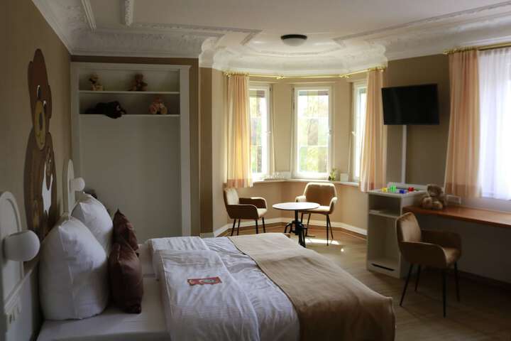Room 16 of 92