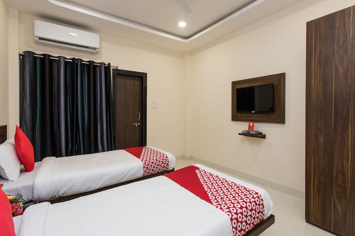 Room 10 of 20