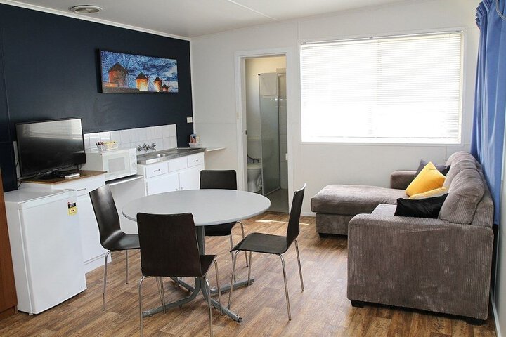 Room 10 of 27
