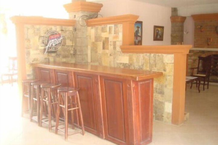 Lounge 20 of 45
