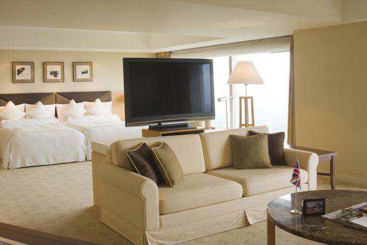 Room 15 of 329