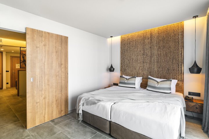 Room 12 of 70