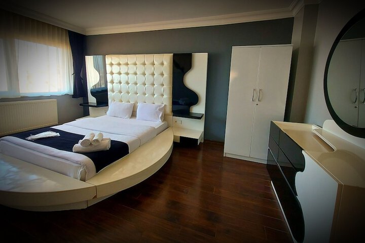 Room 30 of 97