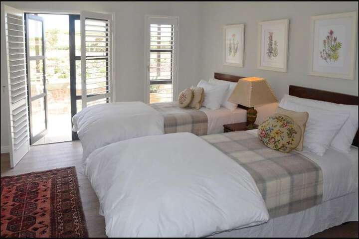 Room 5 of 162