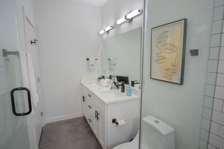 Room 14 of 36
