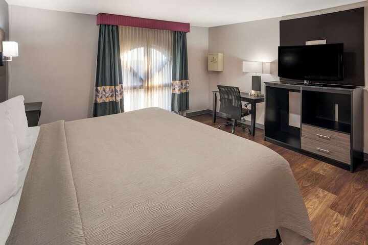 2 Double Beds (2 of 7)