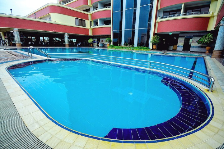Pool 30 of 58