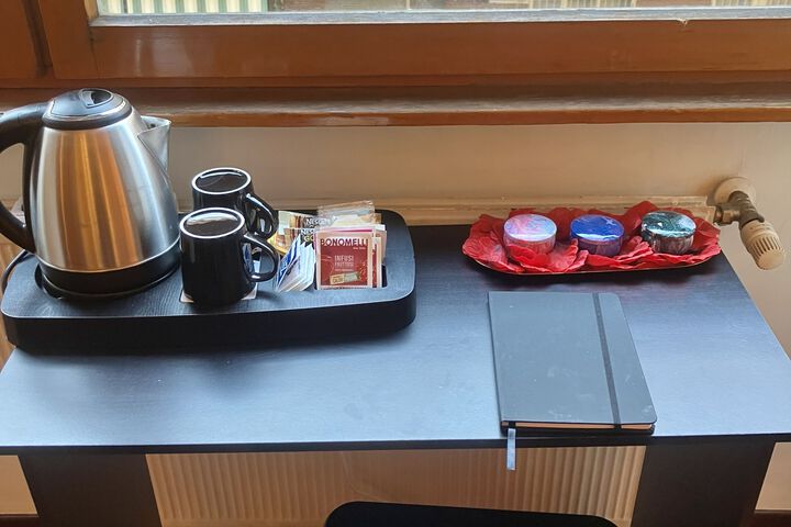 Breakfast/Coffee Service 100 of 581