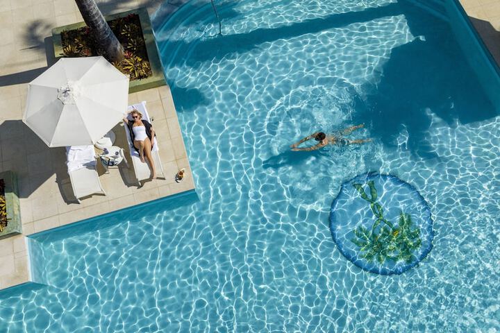Hotel with Pool