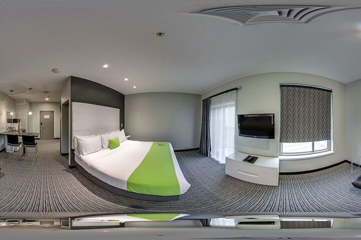 1 King Bed (11 of 11)