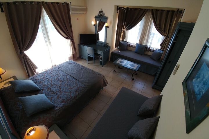 Room 15 of 63