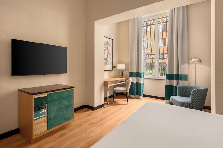 Room 3 of 43