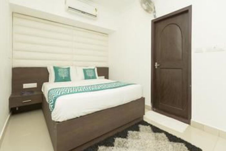 Room 9 of 20