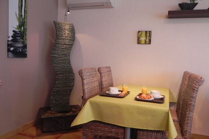 Breakfast/Coffee Service 20 of 29