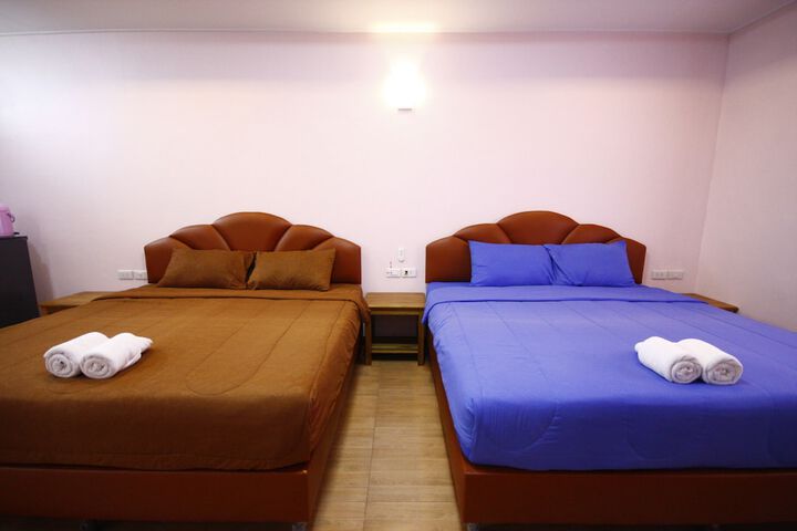 Room 4 of 42